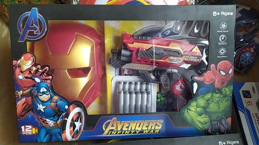 Акулы.Супергерои и их стреляющие аксессуары. Новые