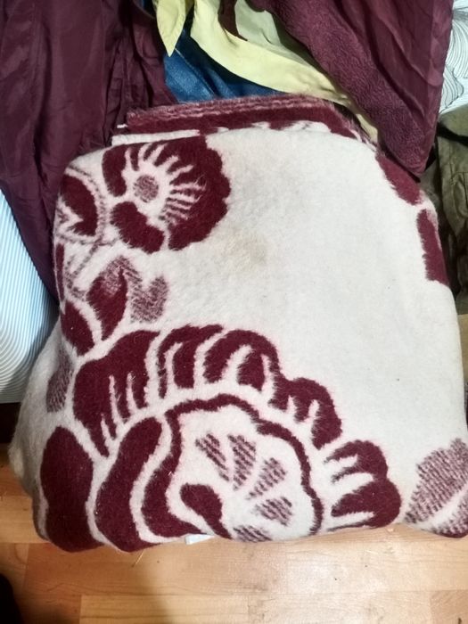 Продам одеяло шерстяное