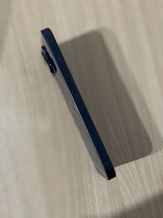 Vand iphone 14 impecabil