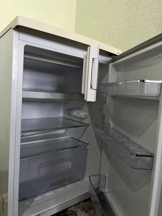 Холодильник Artel HS 137 RN