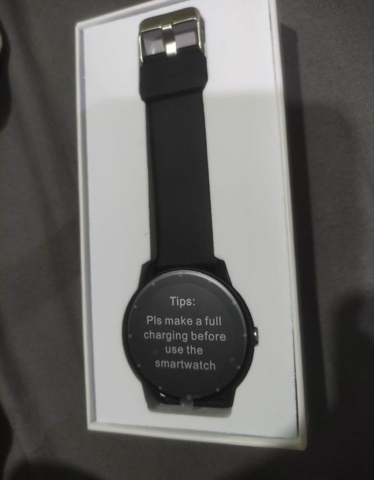 Smartwatch IOS Android cu folie pe el