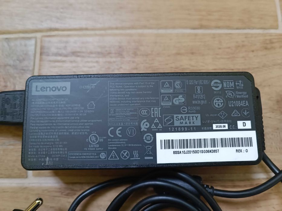 Захранващ адаптер Lenovo 90W 20V 4.5A, правоъгълна букса