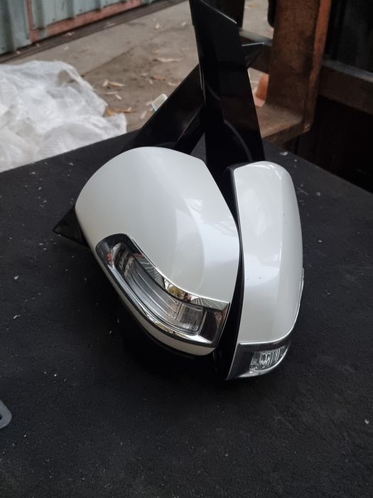 Зеркала на Toyota Estima