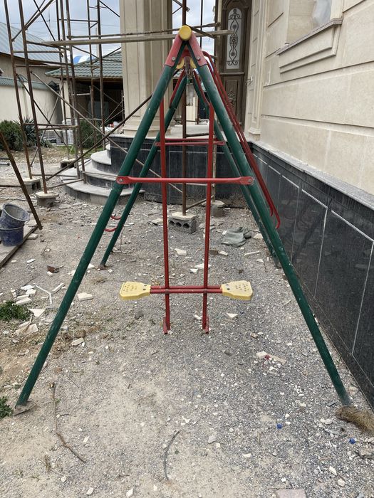 Горка 60 000 , качеля 20 000