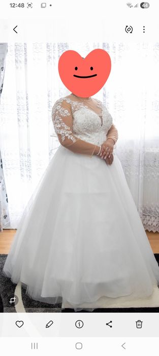 Vand rochie mireasa  cu sclipici si pe corset  reglabil,folosita o singura data