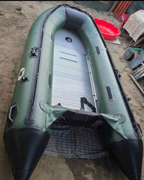 Barcă Pneumatică Zepter 3.10m + Motor Selva 5 CP (2 Timpi) – Gata de Apă