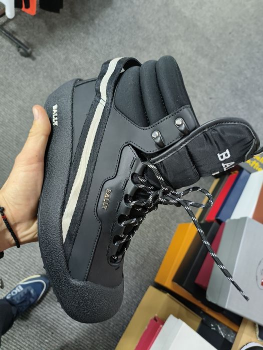 Новые демисезонные ботинки bally