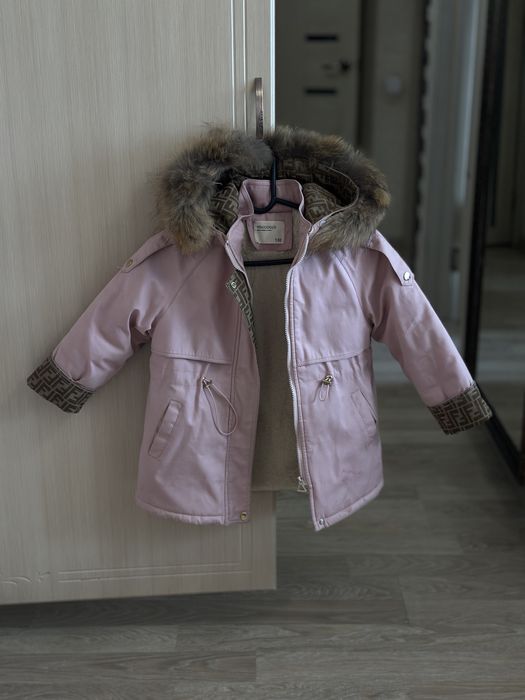 Продам детские куртки
