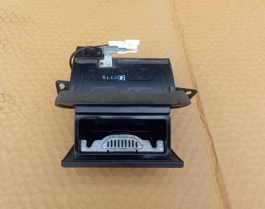 Пепельница Toyota Mark II/2