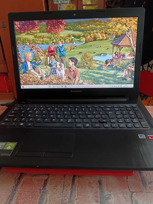Laptop Lenovo,stare foarte bună,funcționează perfect + geantă inclusă.