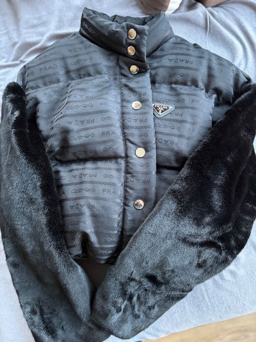 Яке бомбър Прада