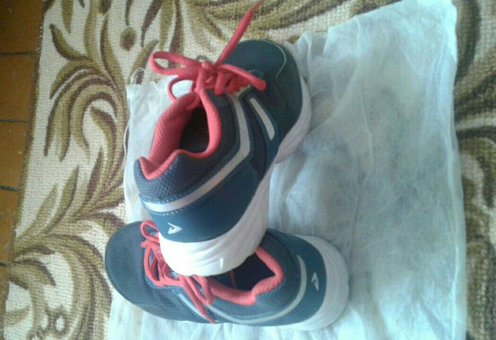 Кроссовки новые 32 размер