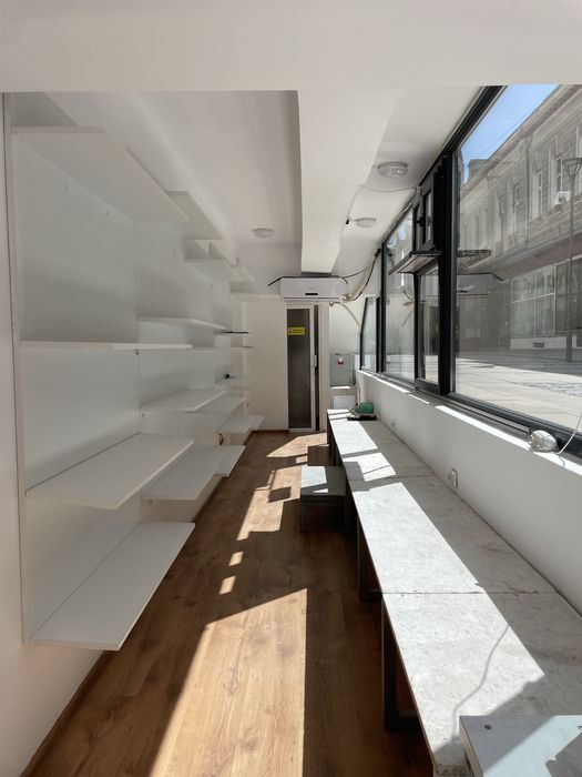 De Închiriat spatiu comercial centru Bacau pasajul revolutie ,renovat complet !