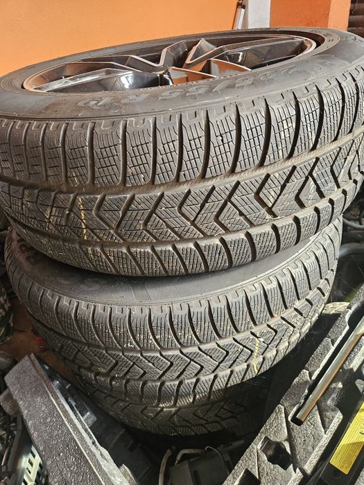 Лети джанти с чисто нови зимни гуми  235 55 19 за Audi q5