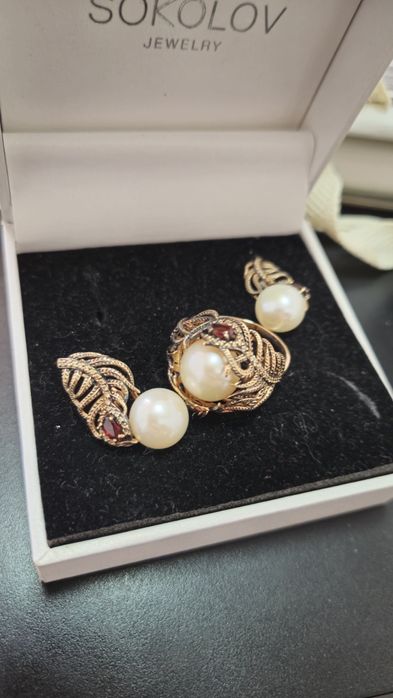 продаю золотой гарнитур