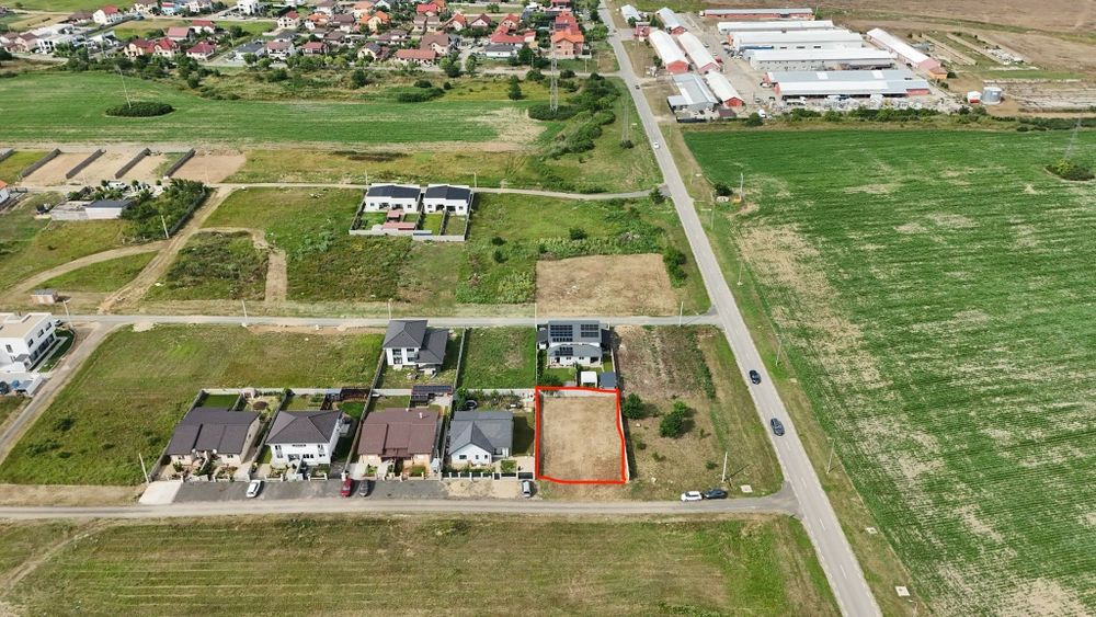 PROPRIETAR- locaţie excelenta, fs 20 ml, toate utilitaţile, gard de beton 3 laturi