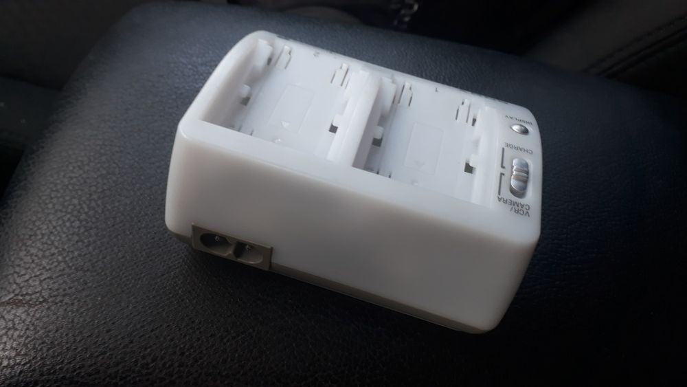 Sony AC-VQP10 зарядно за батерии камера