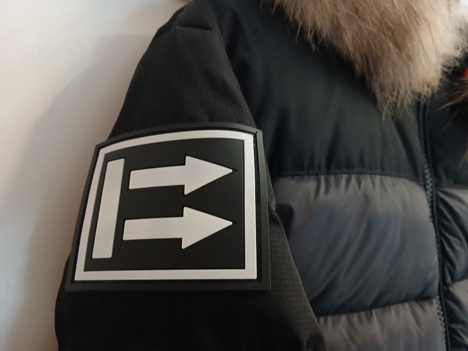 Vând geacă Off White