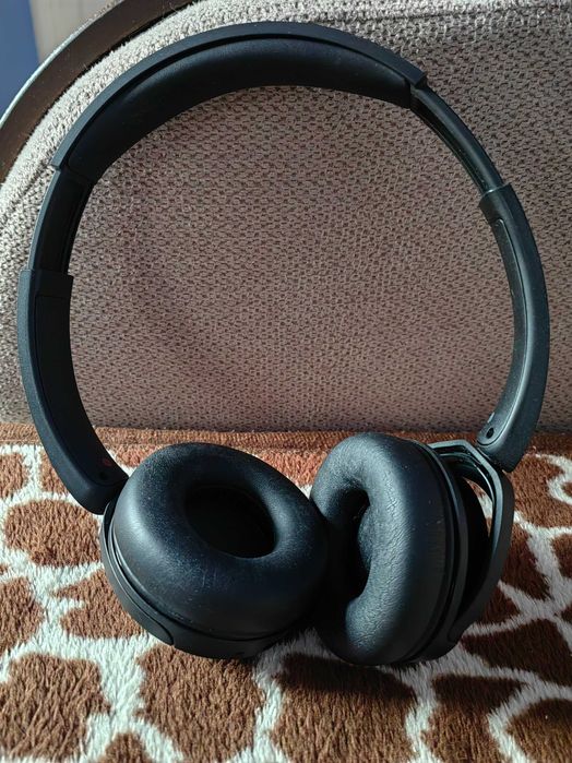 Vand casti noi Sony on ear