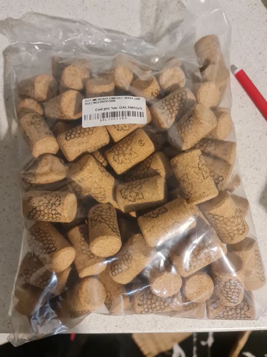 Dopuri pluta pentru scticle de vin