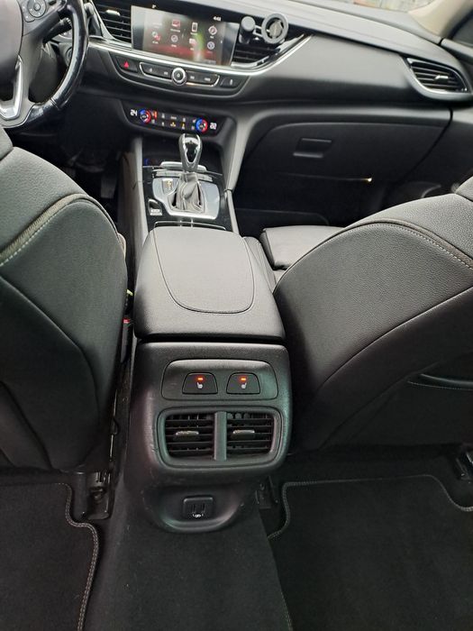 Vând opel insignia 2018