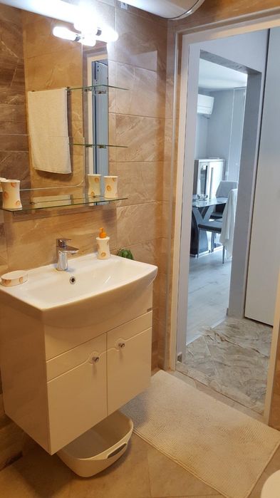 Дава се под наем Тристаен апартамент в Пловдив, Център - 103 кв.м за 700 € - Снимка #9