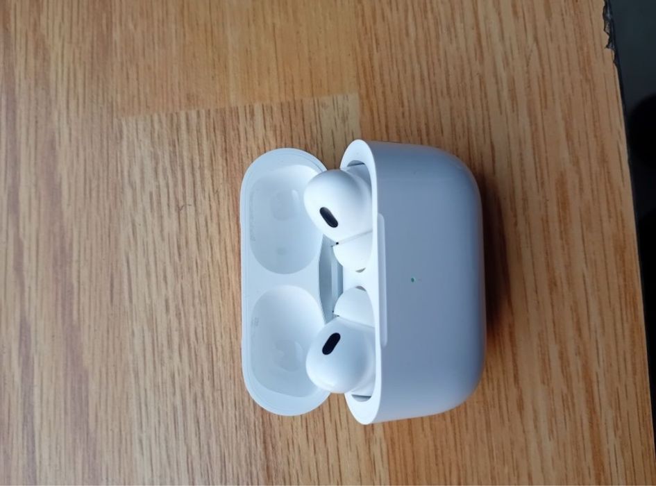 Продам наушник airpods