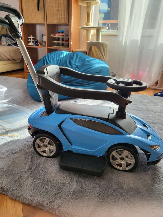 Кола за бутане с родителски контрол