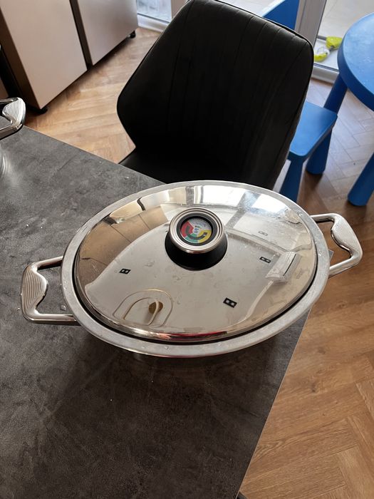 Овальная кастрюля Zepter