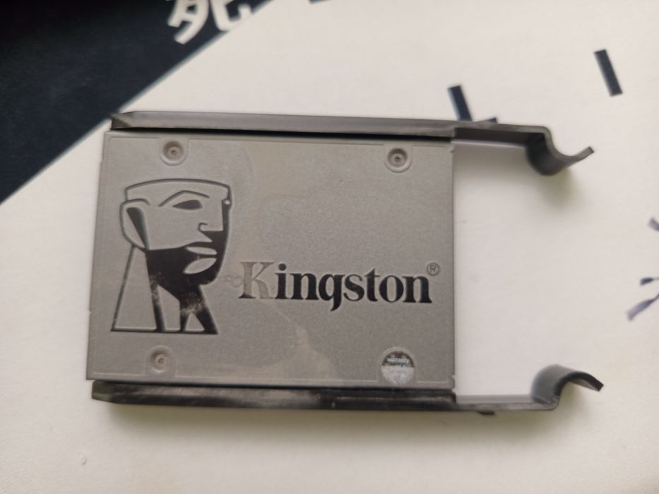 SSD Kingston на 120гб,Б/У.Не греется.
