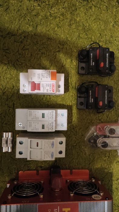 Sistem Solar 12v , cititi anuntul!. Trimit in tara.