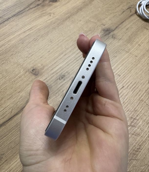 Vand sau schimb iphone 12 mini