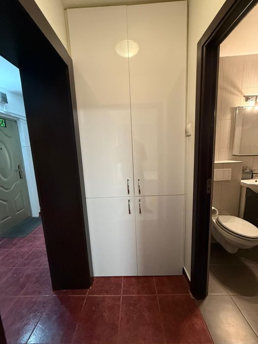 Inchiriez apartament 3 camere decomandat  zona Palas