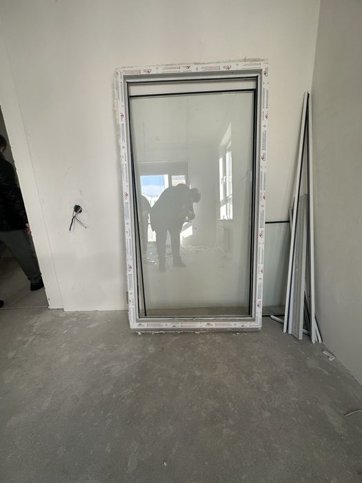 Дверь и окно балкона