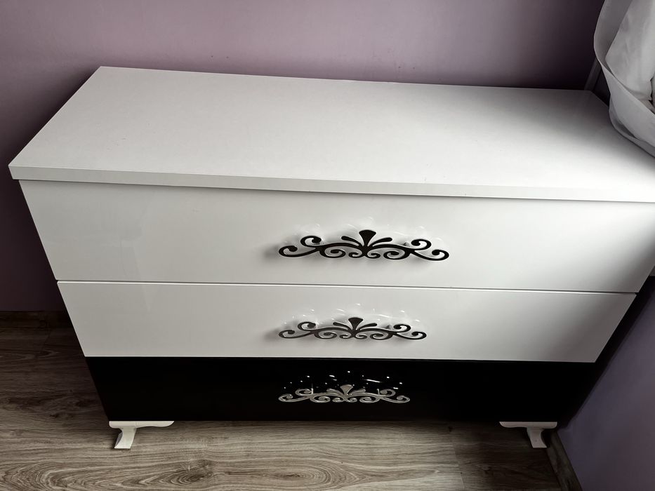 Скрин с чекмеджета