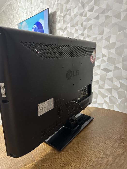 Продам телевизор LG плазменный