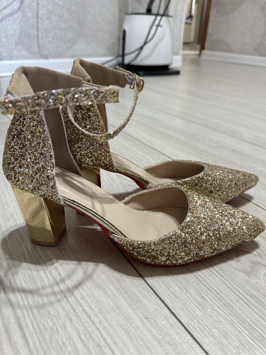 Туфли золотистый