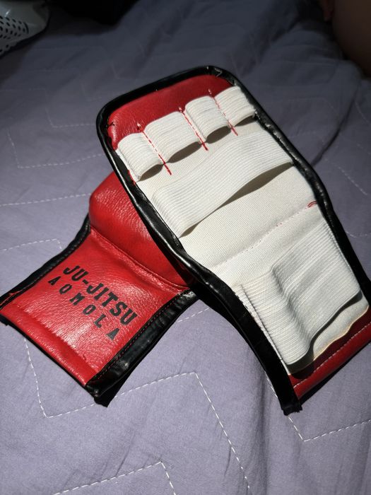 Накладки, перчатки для джиу-джитсу, каратэ