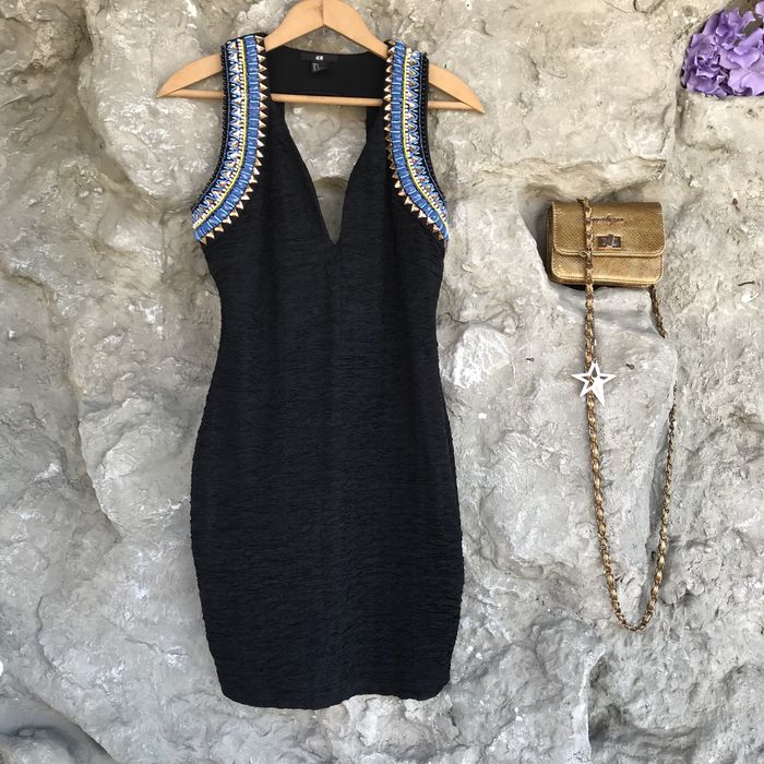 Страхотна рокля с камъни