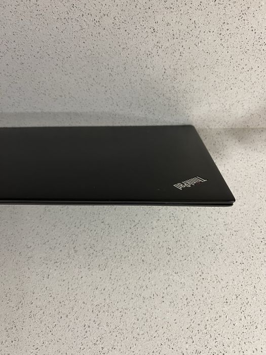 Продавам лаптоп Lenovo ThinkPad X1 Carbon – бизнес клас