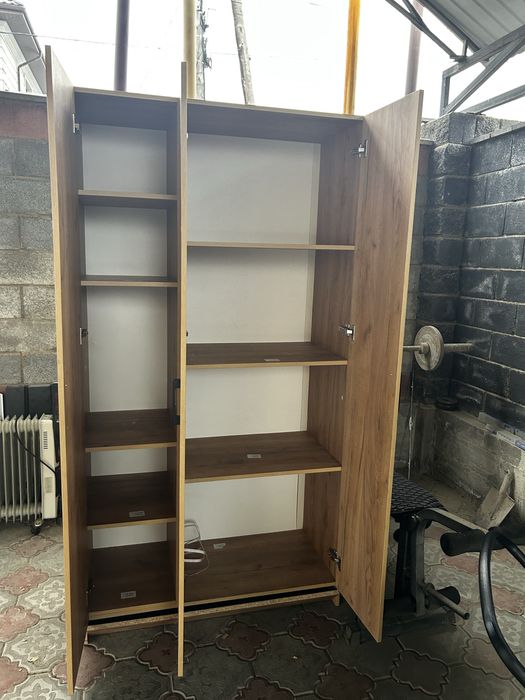 Продается деревянный шкаф