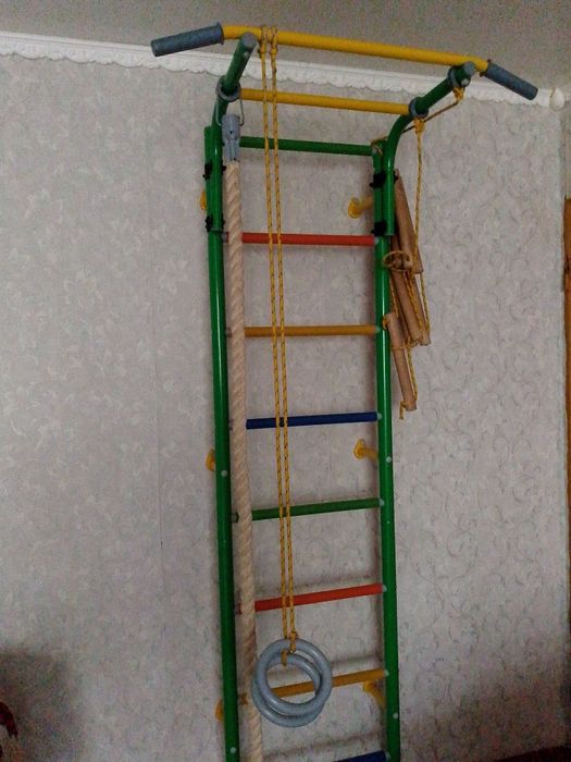 Продам детскую шведскую стенку.