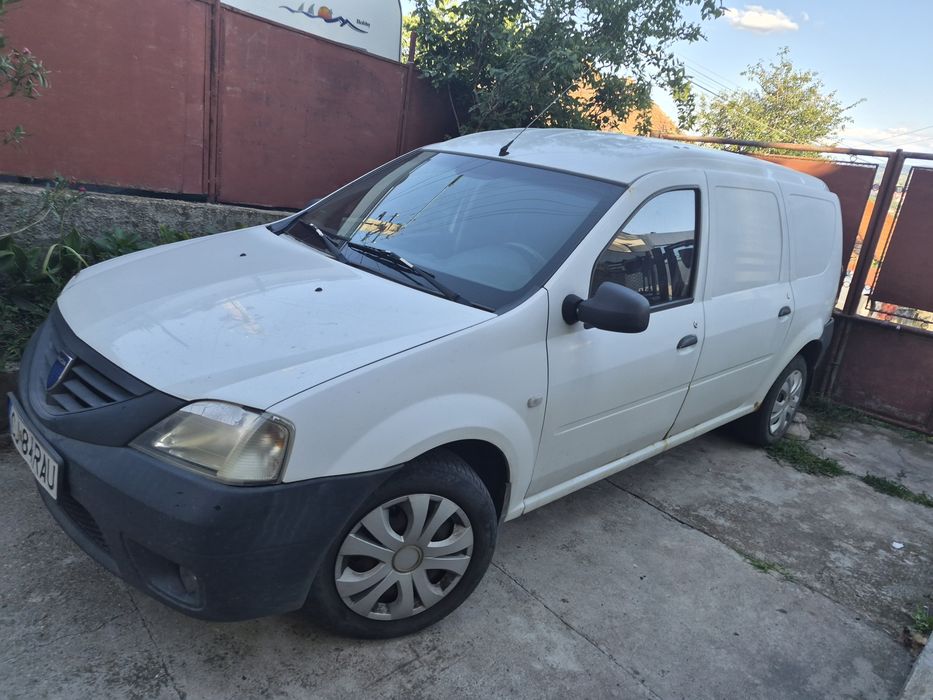 Vând Dacia Logan Van