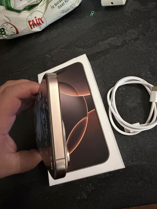 iPhone 16 Pro Max 256GB DsrTit