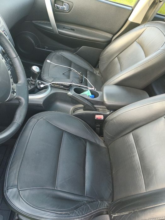 Vând Nissan Qashqai+2