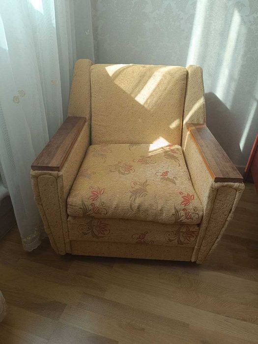 Продам кресло мягкое