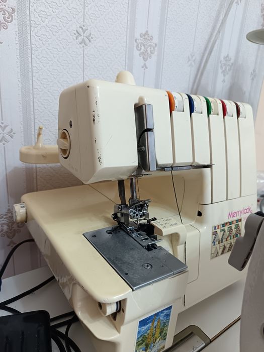 Швейная машина Продам срочно