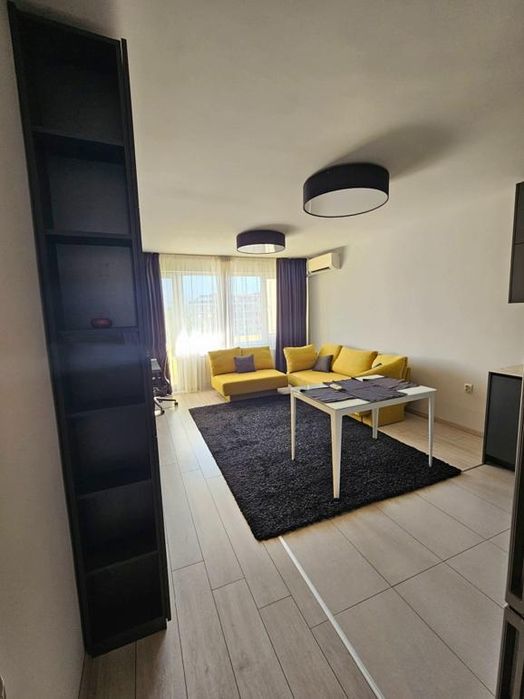 Дава се под наем Тристаен апартамент в София, Витоша - 98 кв.м за 899 € - Снимка #1