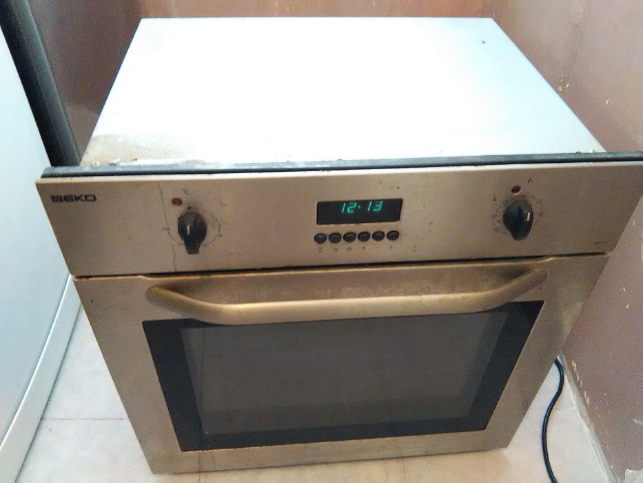 Продавам фурна за вграждане BEKO