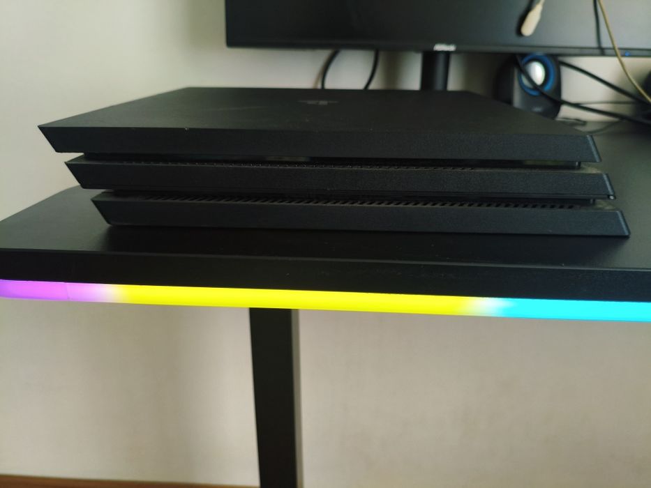 Ps 4 pro vıv mnogo dobro sıstoyaniye